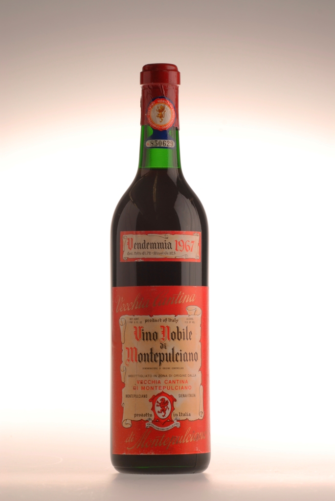 700. Nobile di Montepulciano Fattoria Vecchia Cantina 1967 Doc